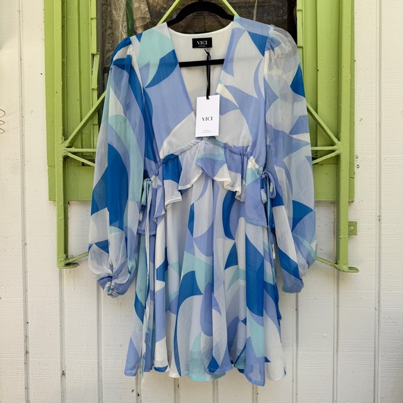 Vici Dresses & Skirts - VICI Blue and White Patterned Dress